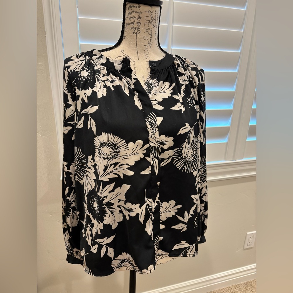 Banana Republic Black and Beige Floral Button-Front Blouse